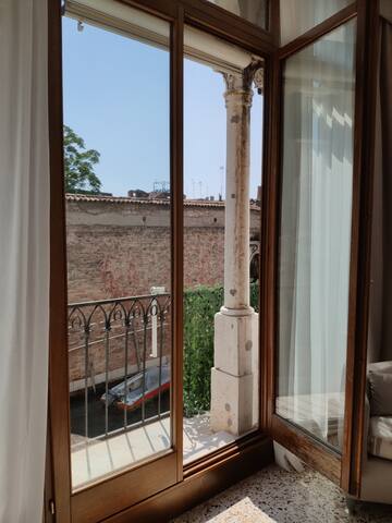 Canaletto Apartment with canal view gallery image 3