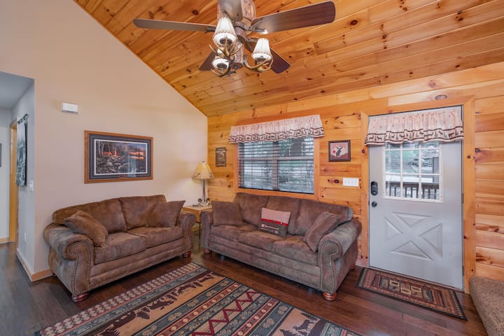 Გასაშლელი დივანი კიდევ ორი სტუმრის დასაძინებლად