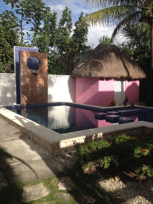 pool with fountain
