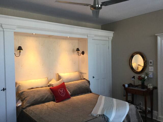 NearCHATEAUXFRONTENAC70 $ nov.dec.janv.1 / 2 pers
