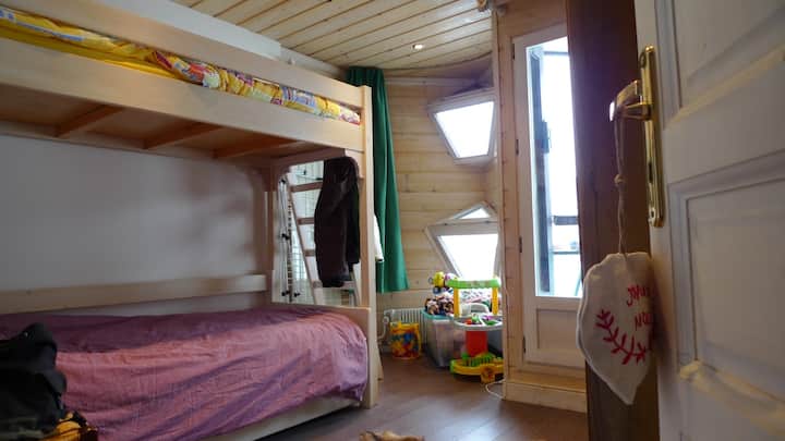 غرفة النوم - مواجهة للجنوب