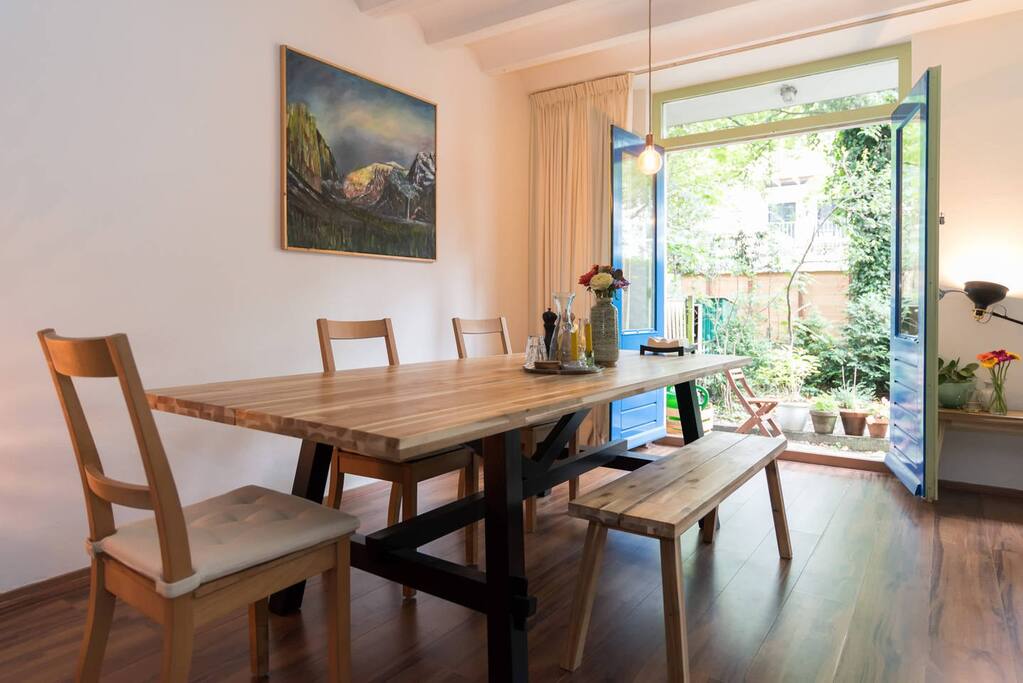Shared dining room