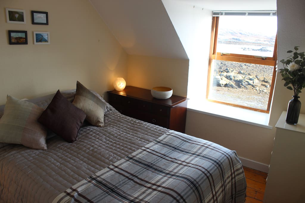 Seaview Double-bedroom