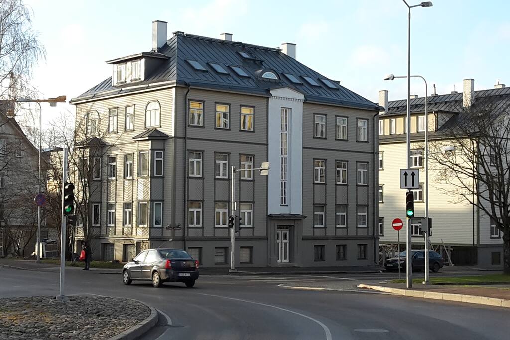 House front view, apartement is on third floor