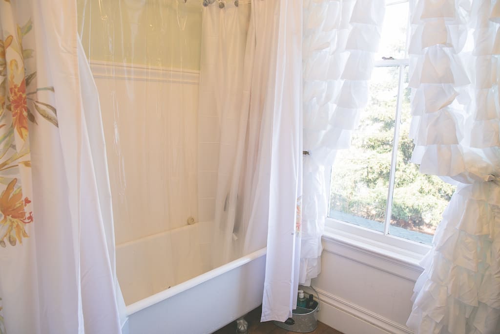 Original clawfoot tub for soaking
