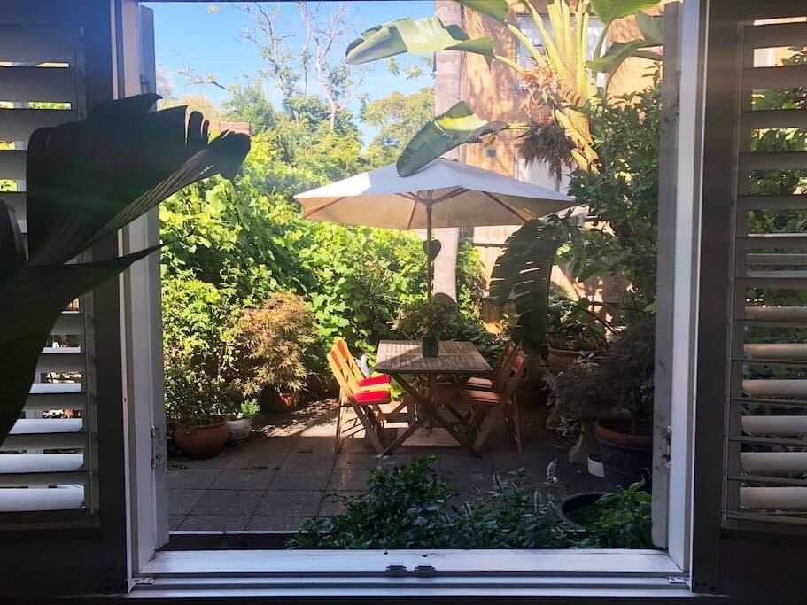 Beautiful garden sanctuary in the heart of St Kilda. Quiet and removed.