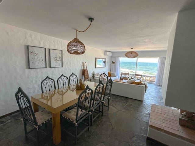 Entire home with 3 bedrooms in Punta del Este - Duplex con Terraza Frente al Mar