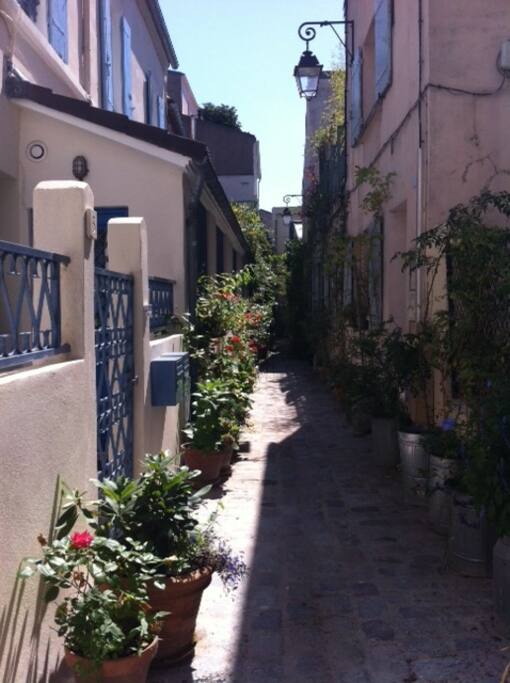 impasse calme et fleurie