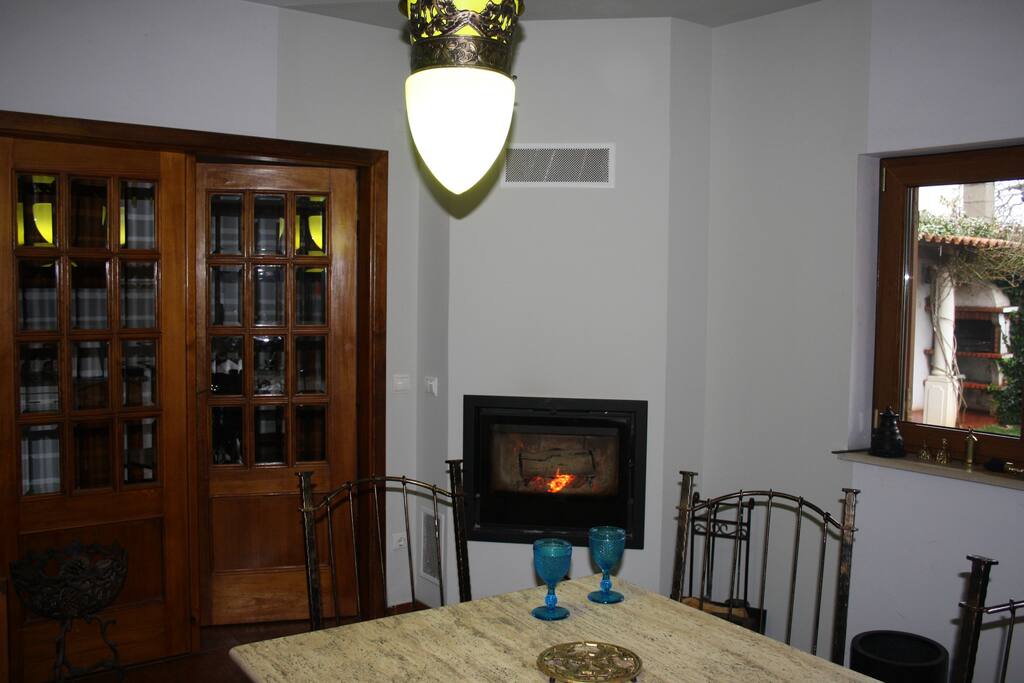 Sala de jantar e de conversa.