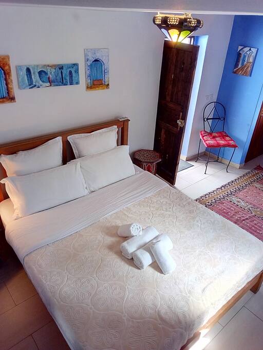 Comoda habitación deluxe con baño privado y balcon