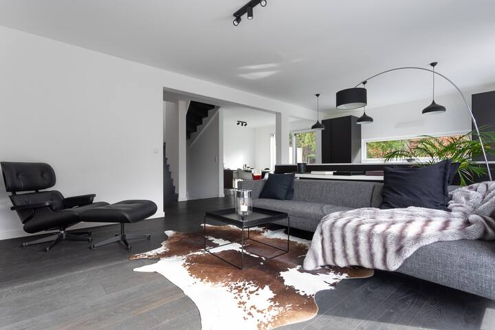 Luxury-Pool-Villa, 15min. to City Center, for 4-6 gallery image 3