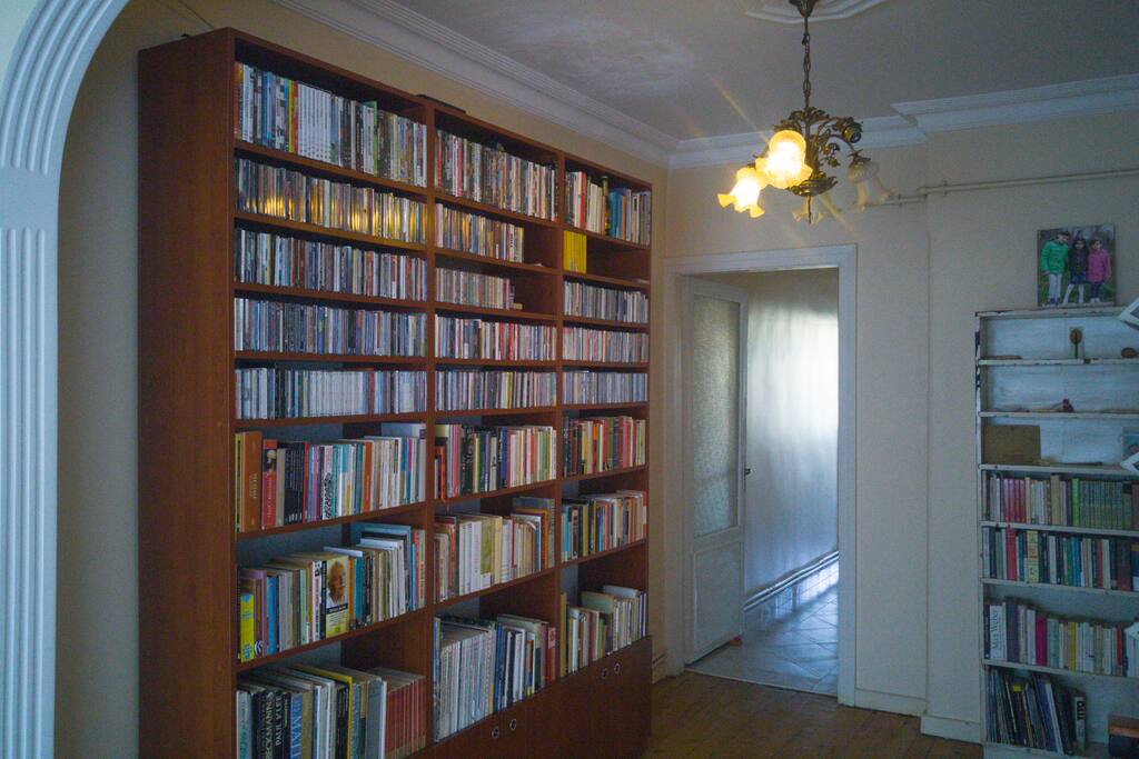 Cd-Bookshelf. Everything can be used freely.