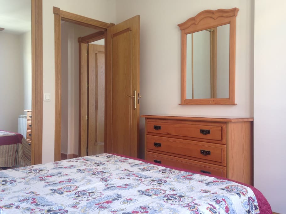 Dormitorio cama matrimonio