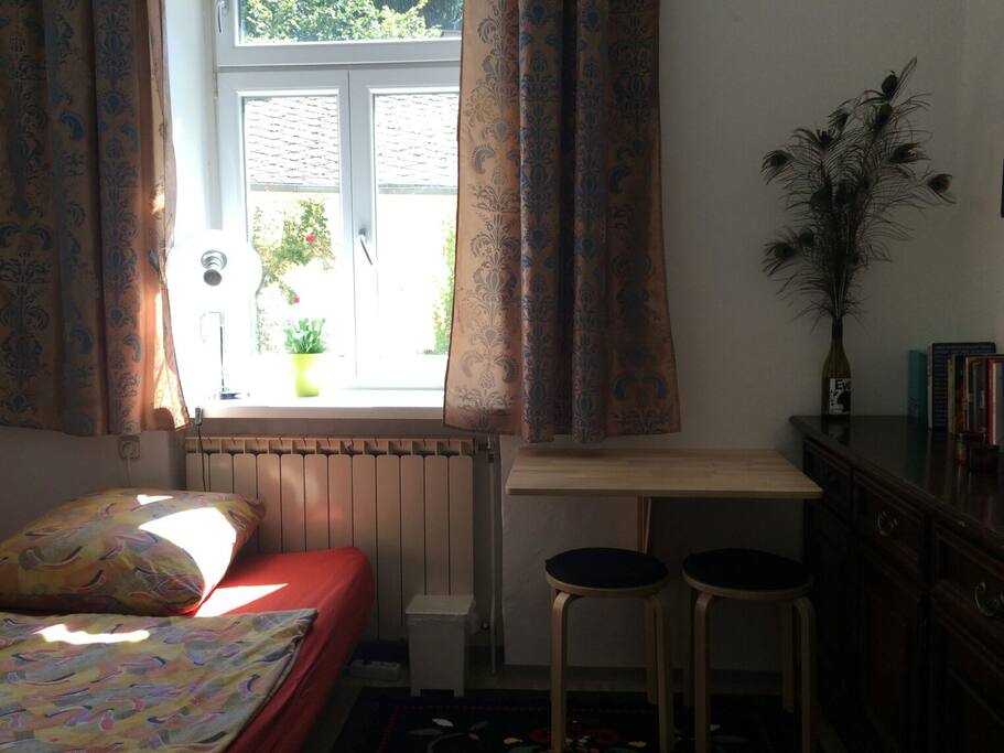 Dein Zimmer / your room