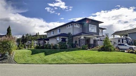 Gorgeous Private Suite on the Vineyard Trail