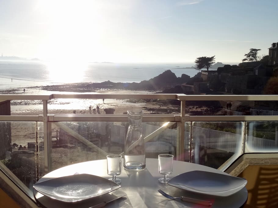 Balcon - terrasse vue mer.