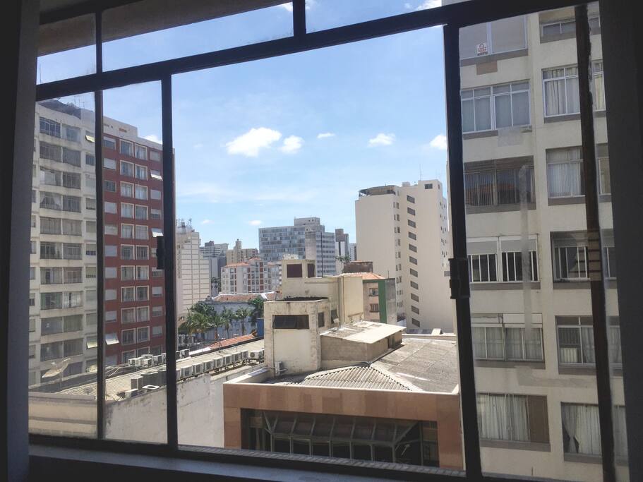 Vista da janela do quarto, quinto andar.