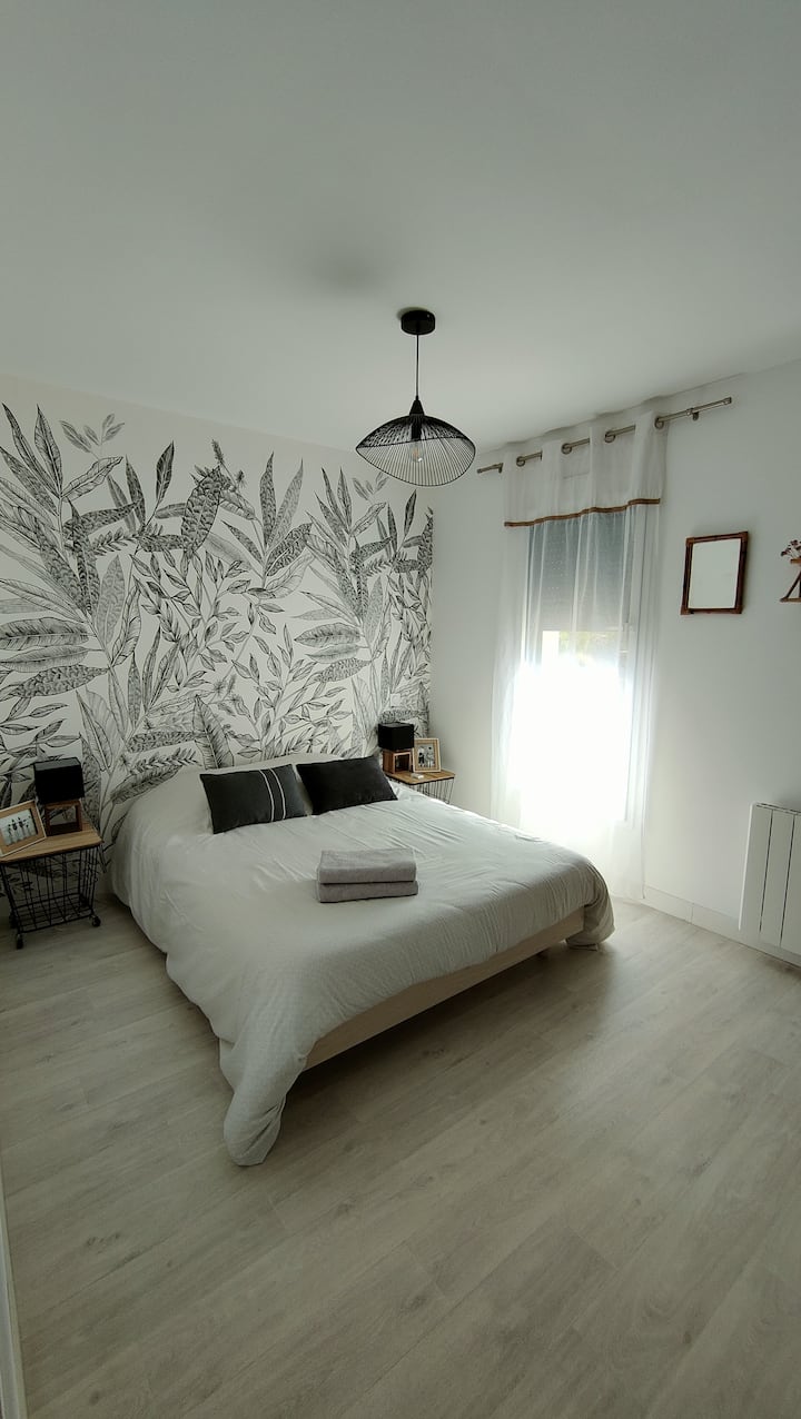 chambre lit 140x190 . 