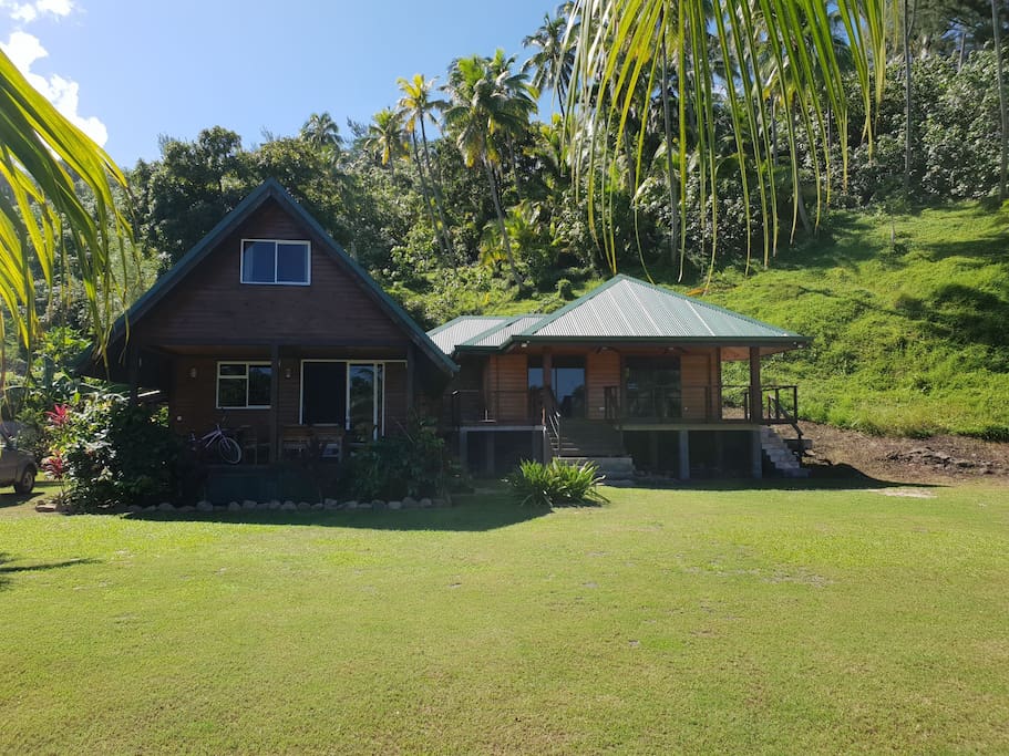 Aloha from Moorea! This is a shot of the house from the front yard...the bungalow on the right is also for rent. Send me a message to find out more details.