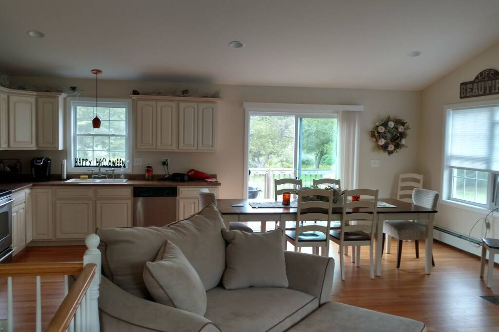 Kitchen / Dining