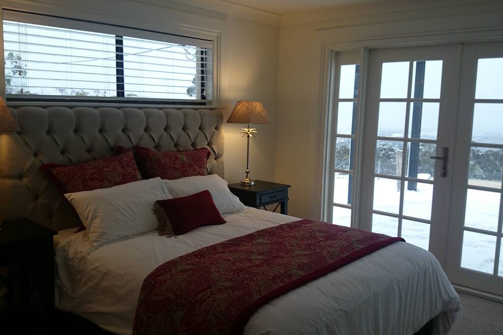 1500 thread count sheets and en-suite in master bed