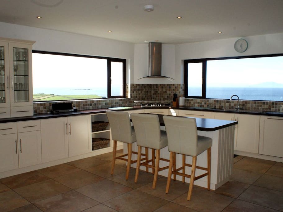 Kitchen/Breakfast bar