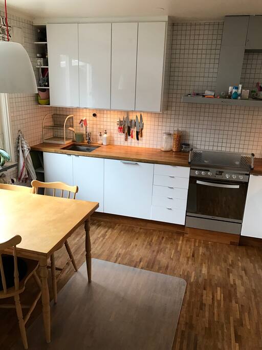 Kök med bland annat tillgång till micro, vattenkokare och kaffebryggare. Matplats för 6 personer