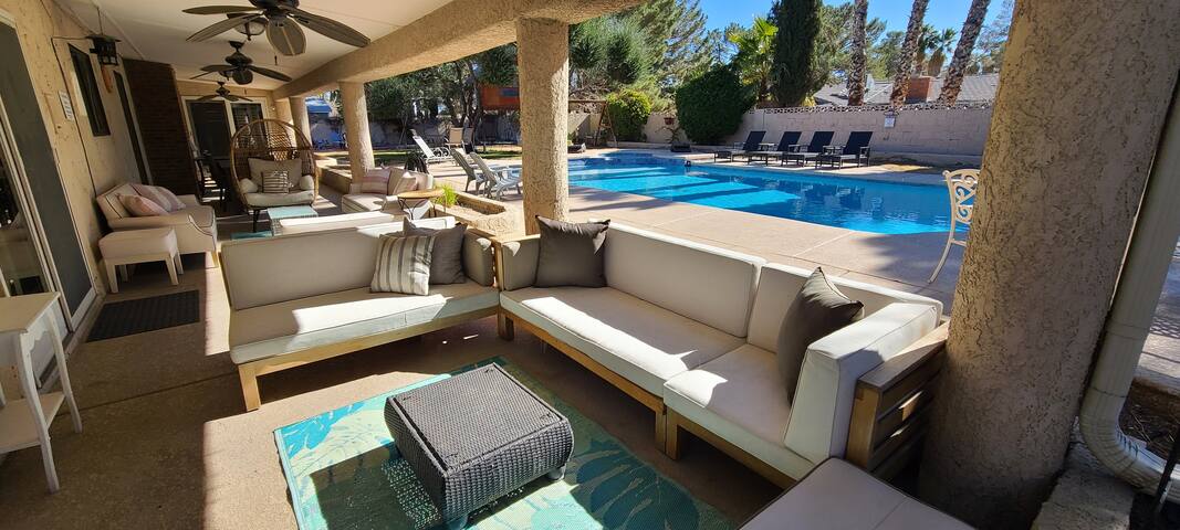 1/2 Acre Estate nr Strip 1mi-S. LVBlvd|5min-Airpt gallery image 4