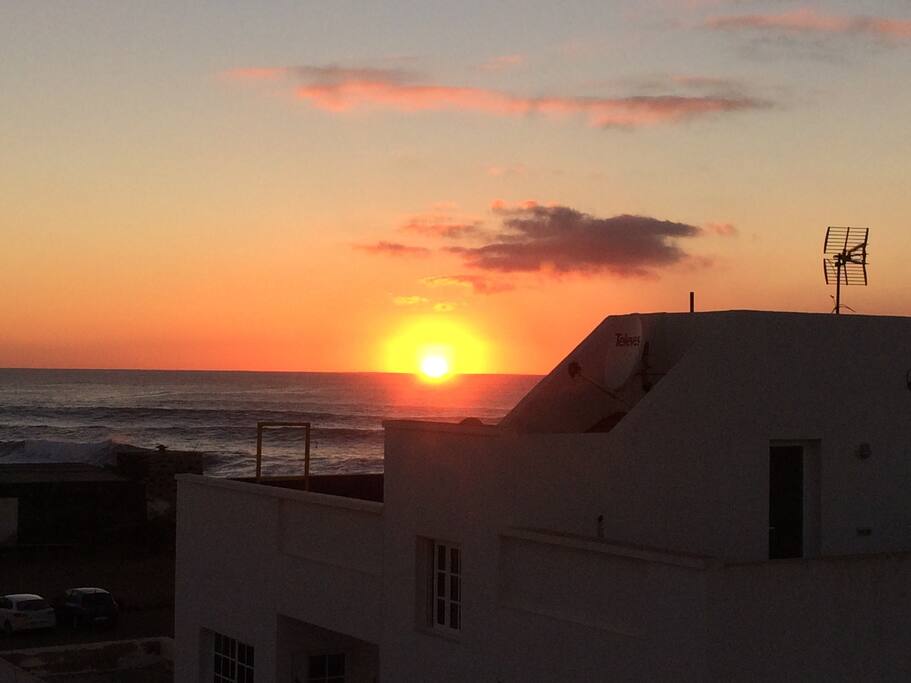 Sunset from the terrace / Atardecer desde la azotea