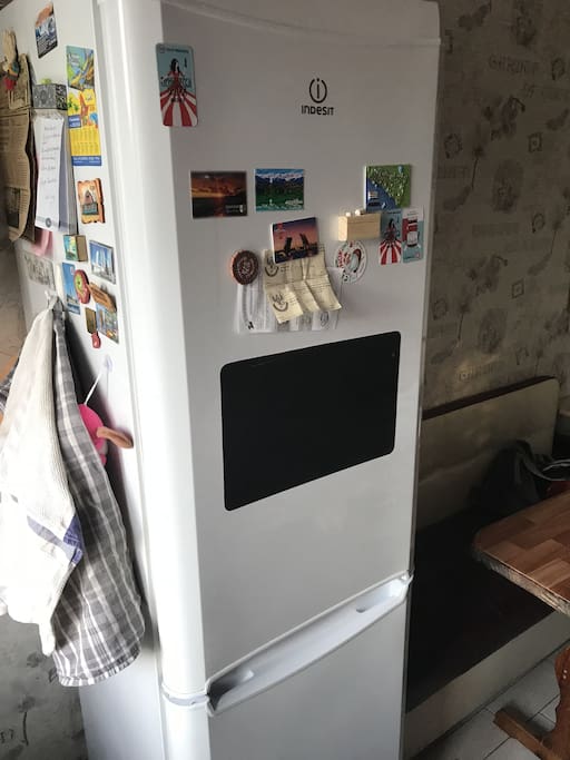 kitchen refregerator