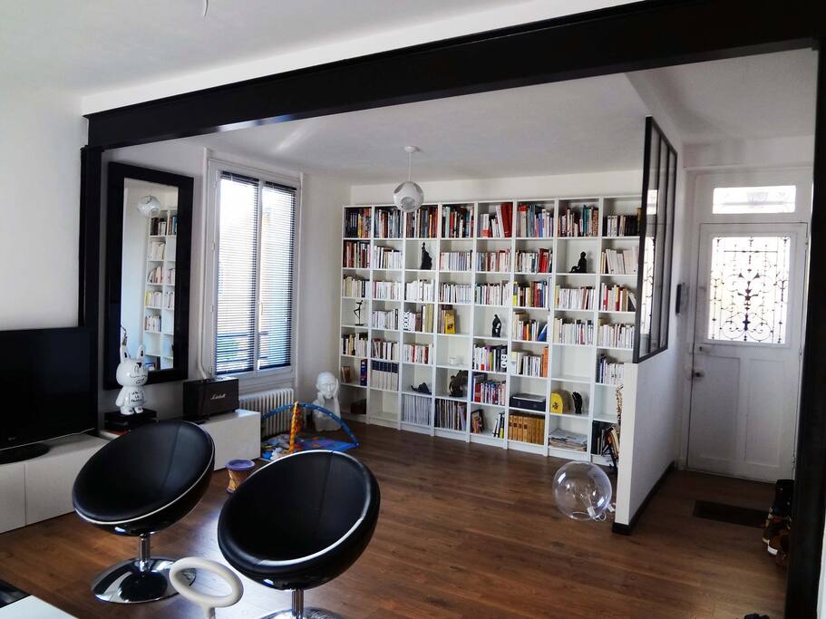 vue du salon/bibliothèque