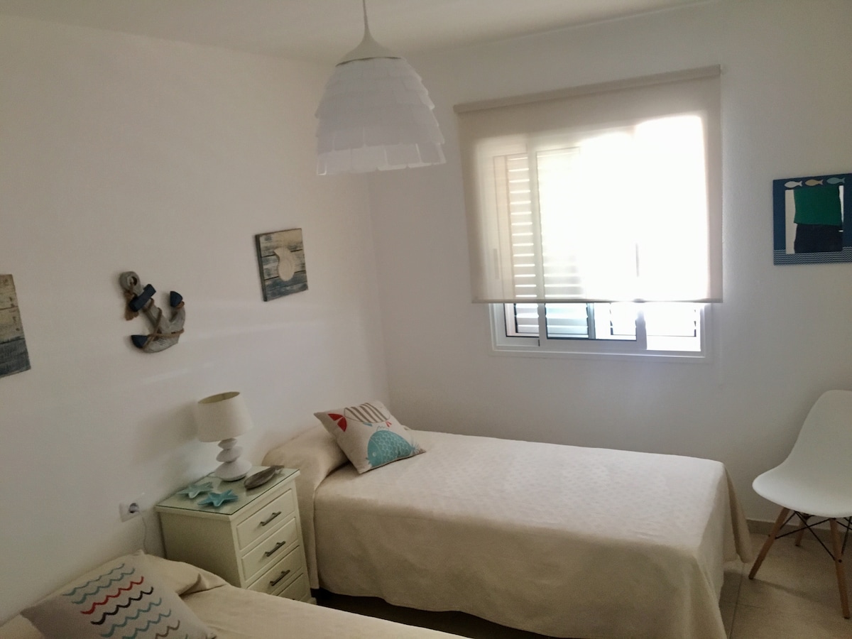 Spavaća soba s dva kreveta 