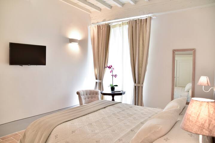 Pepi Residence: private garden and jacuzzi; duplex gallery image 4