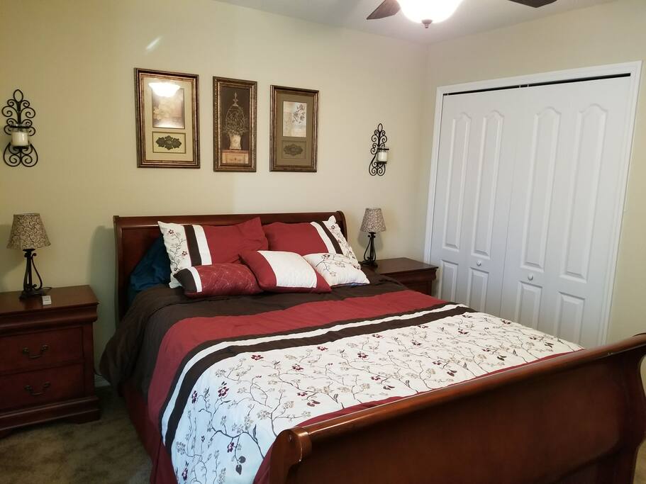 Bedroom Photo 2
