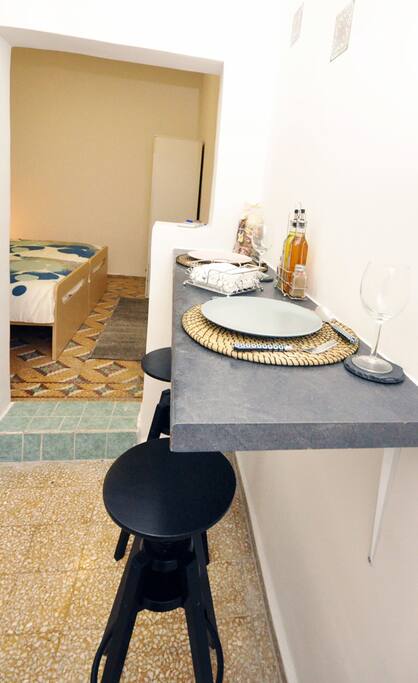 Tiny House Mykonos - Food Table