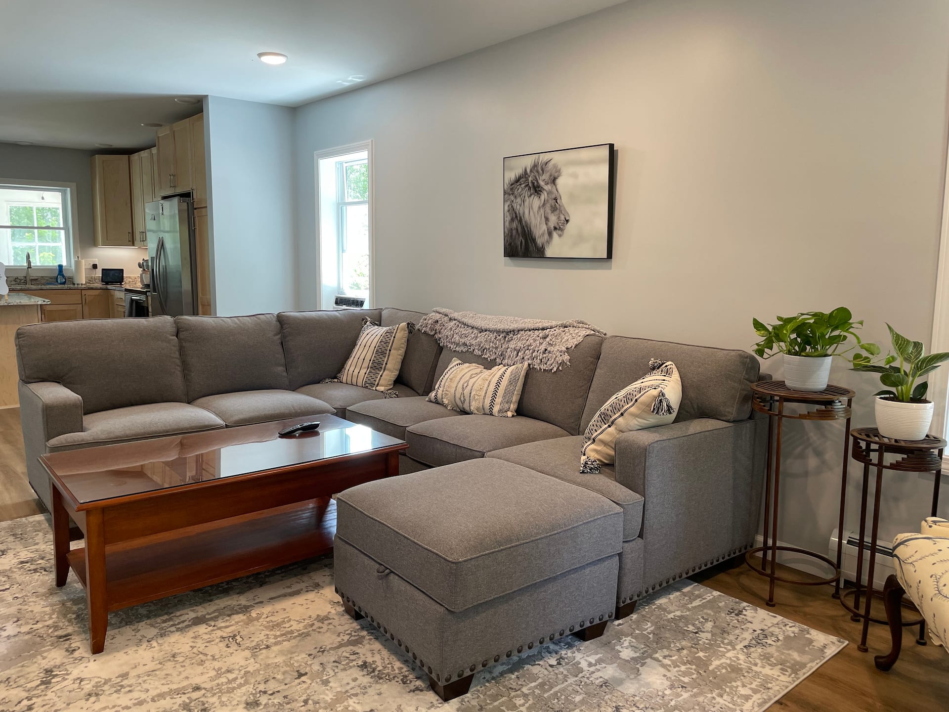 Private House|Large Yard|Within 1 Mile To Downtown