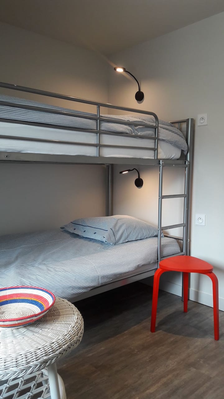 Lits superposés pour adultes ou enfants
90 X 190