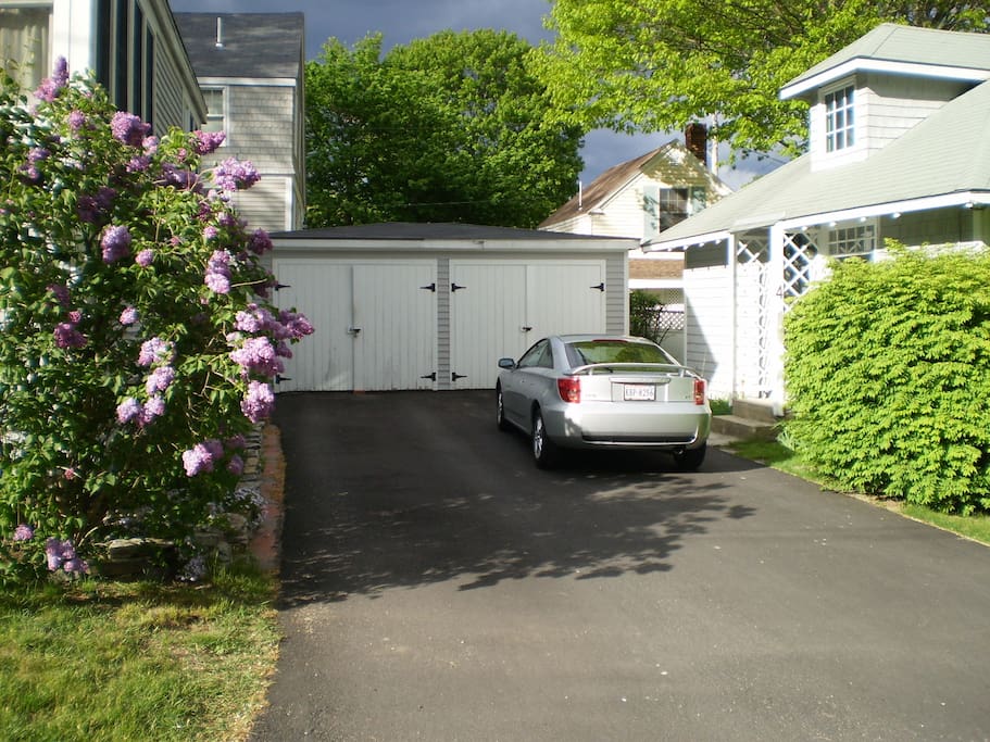 Parking on right for 2 cars in single row