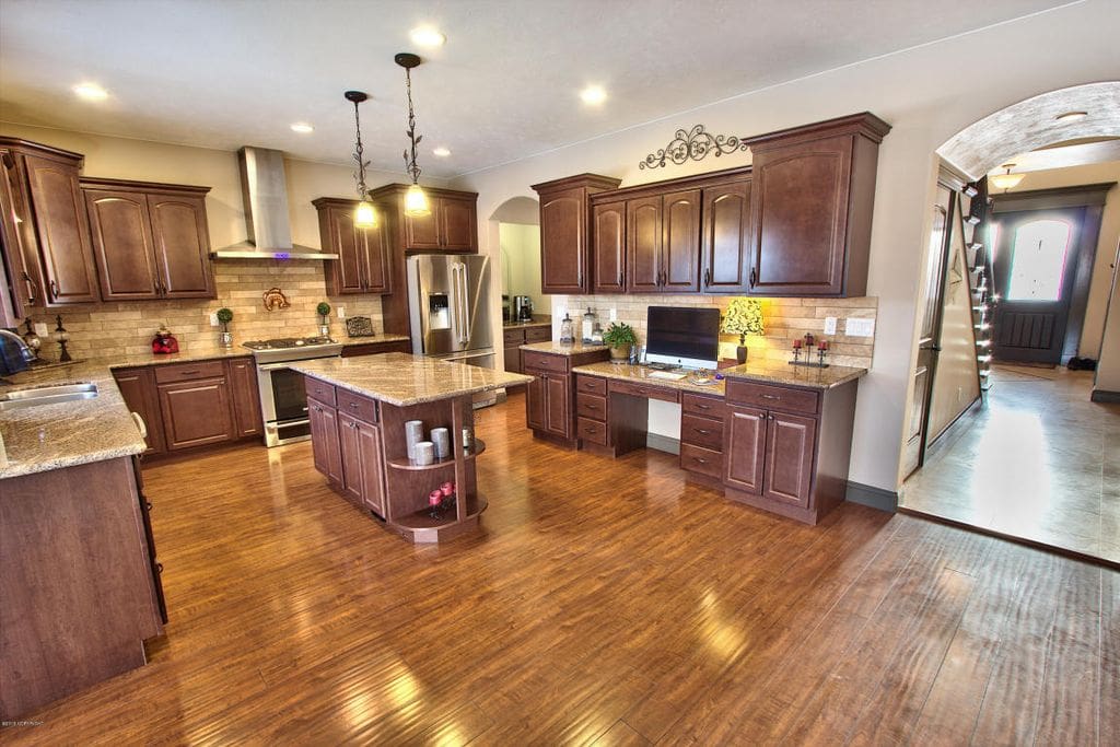 Lovely Kitchen with lots of room