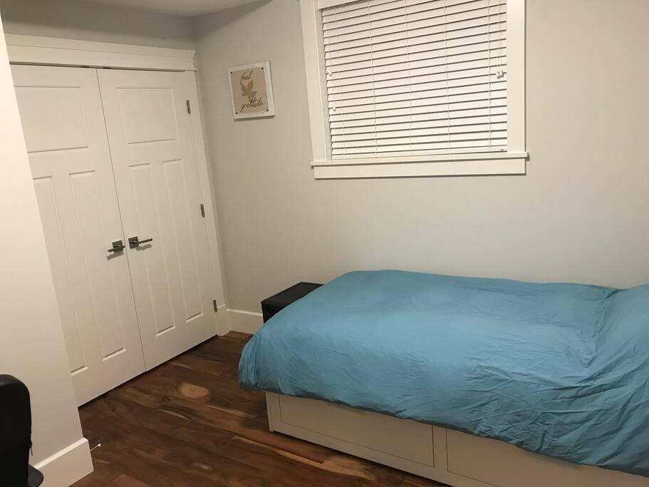 Sleeping bed transforms to king-size bed if needed. Second set of clean bed sheets always available in the closet.
