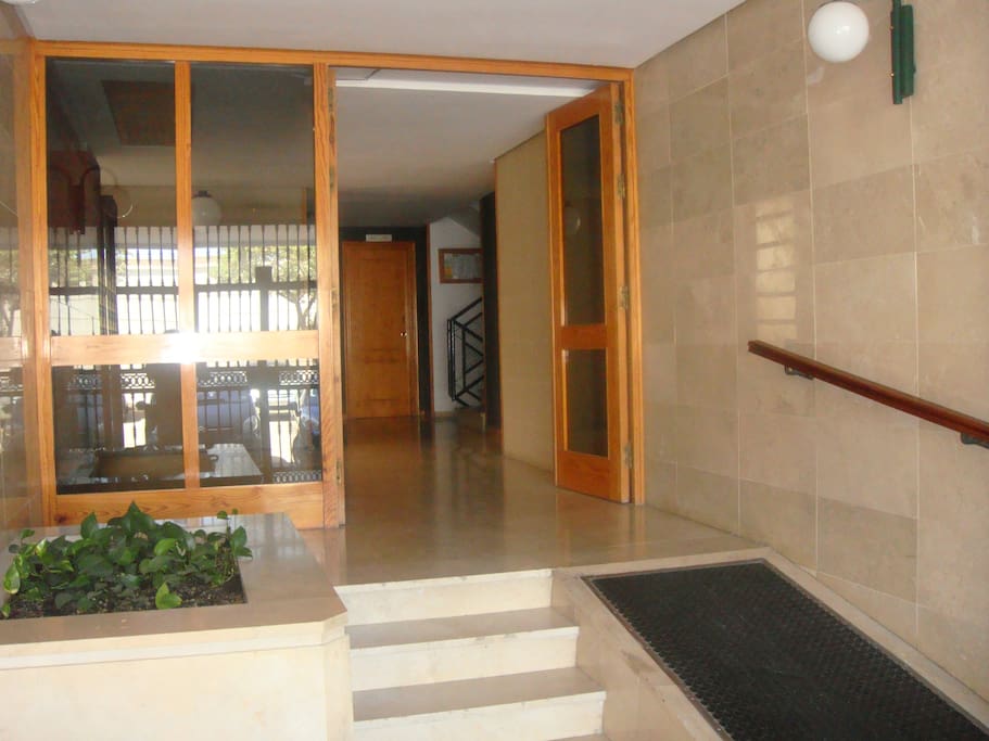ENTRADA EDIFICIO