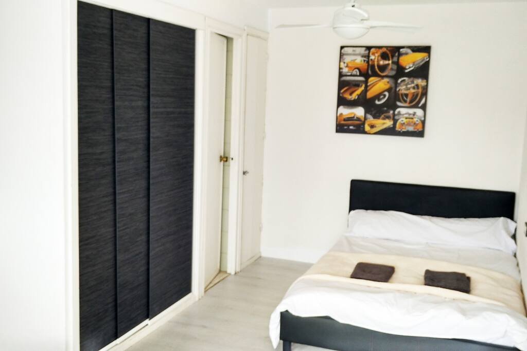 Cama doble con colchón viscoelástico