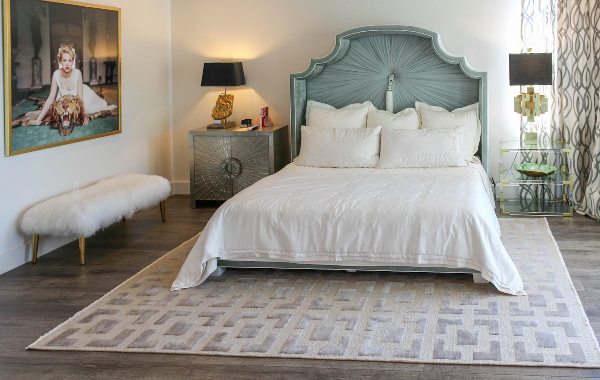 Ძირითადი საძინებელი საწოლი საწოლით