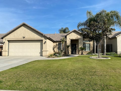 Beautiful 3 BD/2Bath in great quiet neighborhood