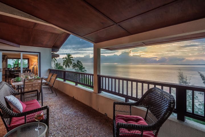 Absolute Oceanfront in Hilo – What a View!