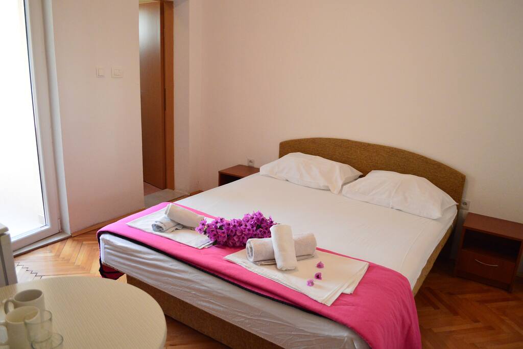 Double Bed