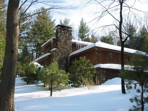 Tucked Away in Connecticut, Spacious 2 BR