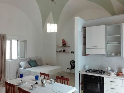 Piccola Dimora con Terrazzina nel Centro Storico.