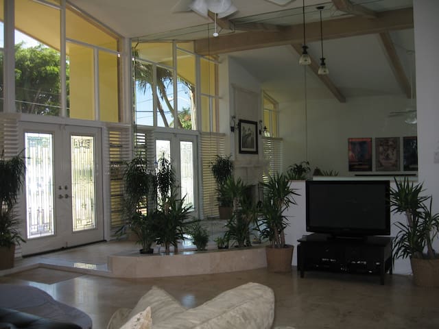 Waterfront Property with Yacht gallery image 3