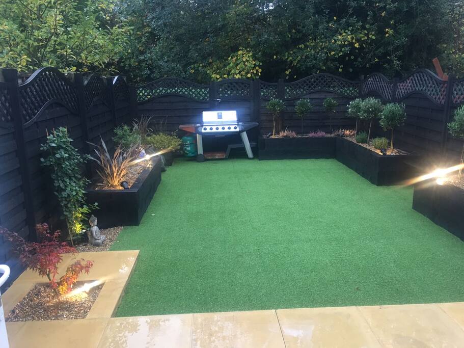 Pretty south west facing back garden
